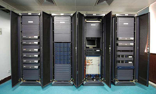 <b>UPS电源能用多久？UPS能供电多长时间?</b>