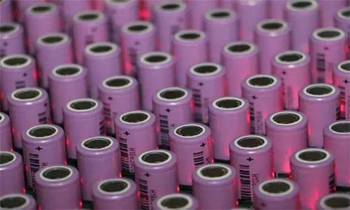 <b>助力电动车用磷酸铁锂和三元333体育哪个好?</b>